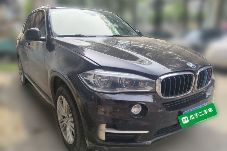 Used BMW X5 2014 xDrive35i Leading Model Front Right 45 Deg