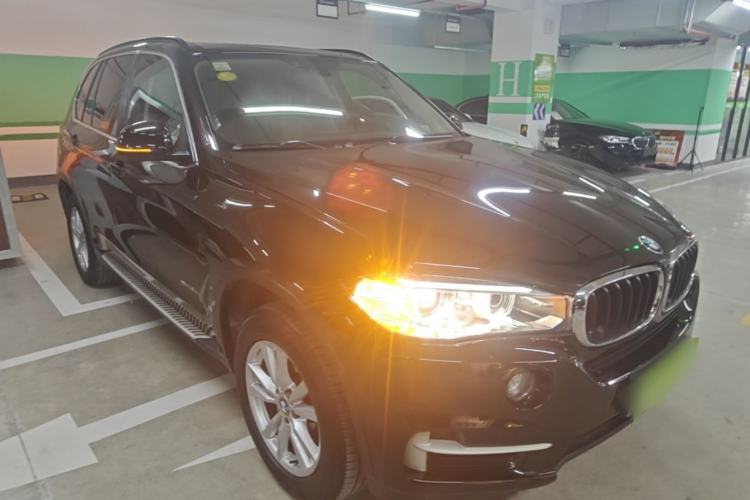Used BMW X5 2014 xDrive35i Elegant Edition Front Right 45 Deg