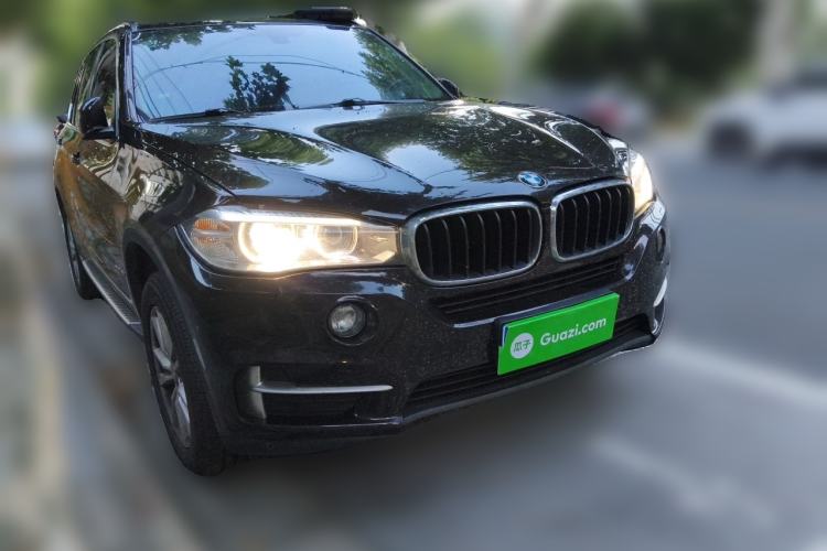 Used BMW X5 2014 xDrive35i Elegant Edition Front Right 45 Deg