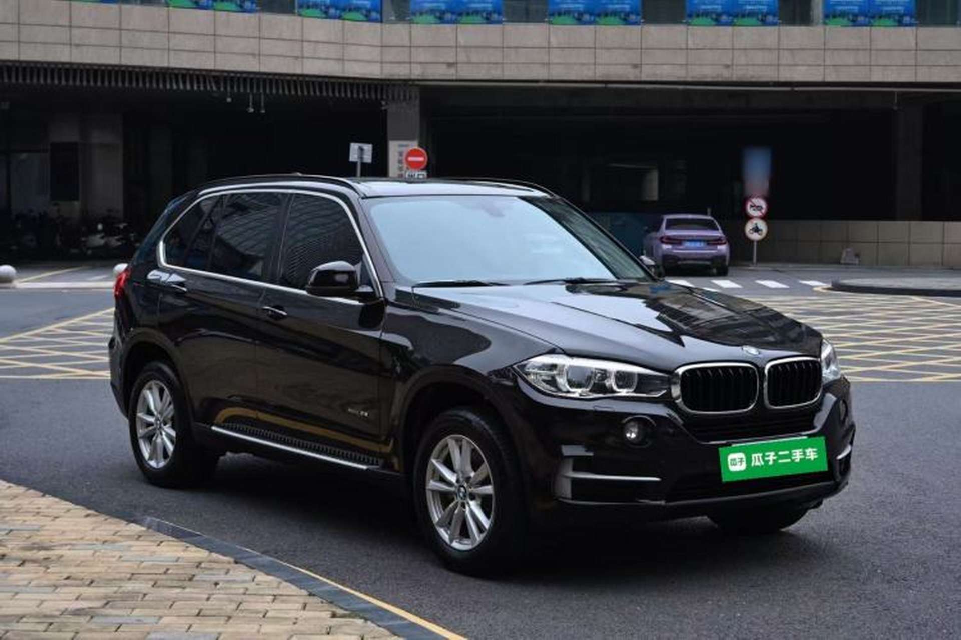 Used BMW X5 2014 xDrive35i Elegant Edition Front Right 45 Deg
