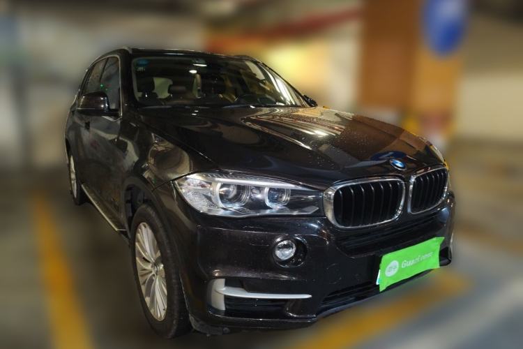 Used BMW X5 2014 xDrive35i Luxury Edition Front Right 45 Deg