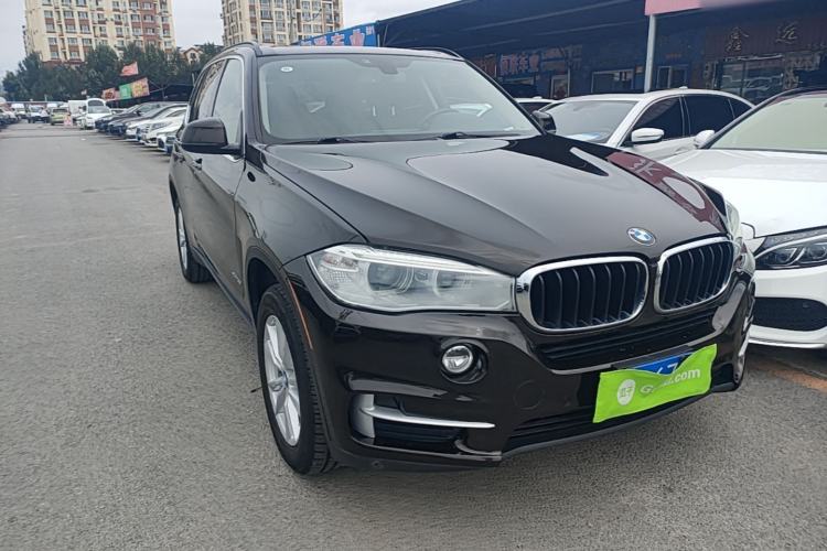 Used BMW X5 2014 xDrive35i U.S. specification Front Right 45 Deg