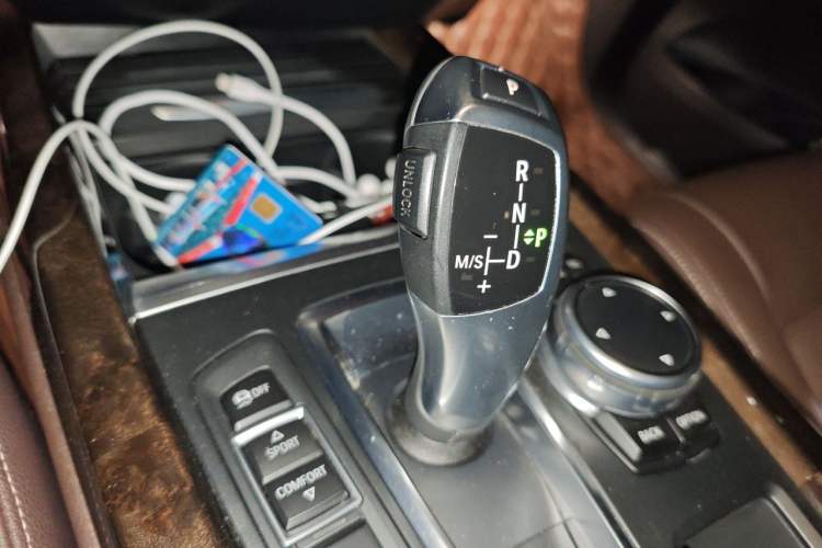 Used BMW X5 2014 xDrive35i Elegant Edition Gear Lever