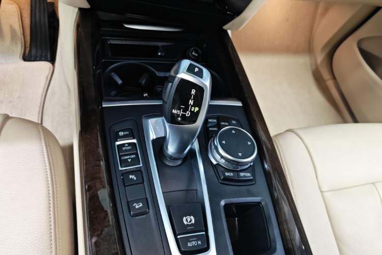 Used BMW X5 2014 xDrive35i Elegant Edition Gear Lever