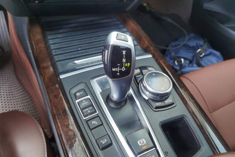 Used BMW X5 2014 xDrive35i Elegant Edition Gear Lever