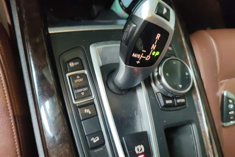 Used BMW X5 2014 xDrive35i Elegant Edition Gear Lever