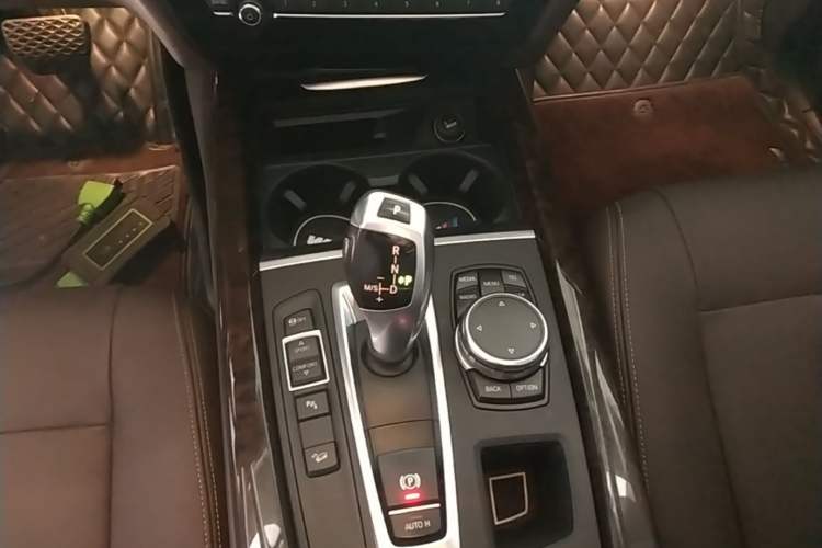 Used BMW X5 2014 xDrive35i Elegant Edition Gear Lever