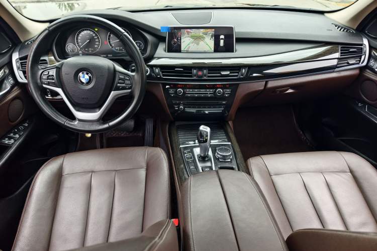 Used BMW X5 2014 xDrive35i Leading Model Interior 1