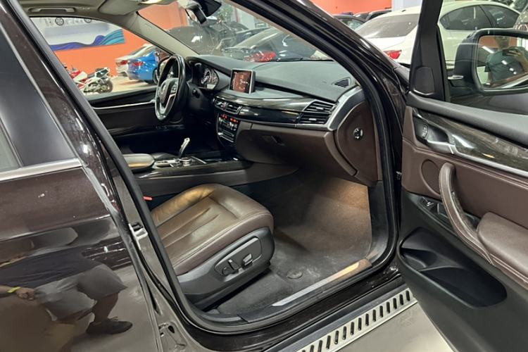 Used BMW X5 2014 xDrive35i Elegant Edition Interior 12