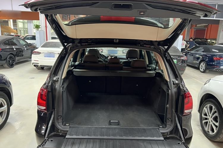 Used BMW X5 2014 xDrive35i Elegant Edition Interior 14