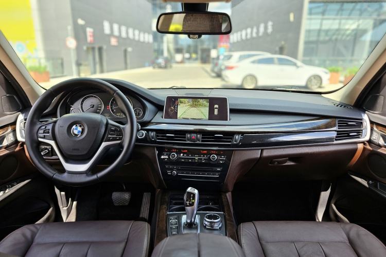 Used BMW X5 2014 xDrive35i Leading Model Interior 2