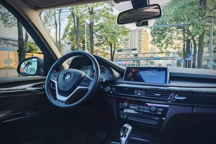 Used BMW X5 2014 xDrive35i Luxury Edition Interior 2