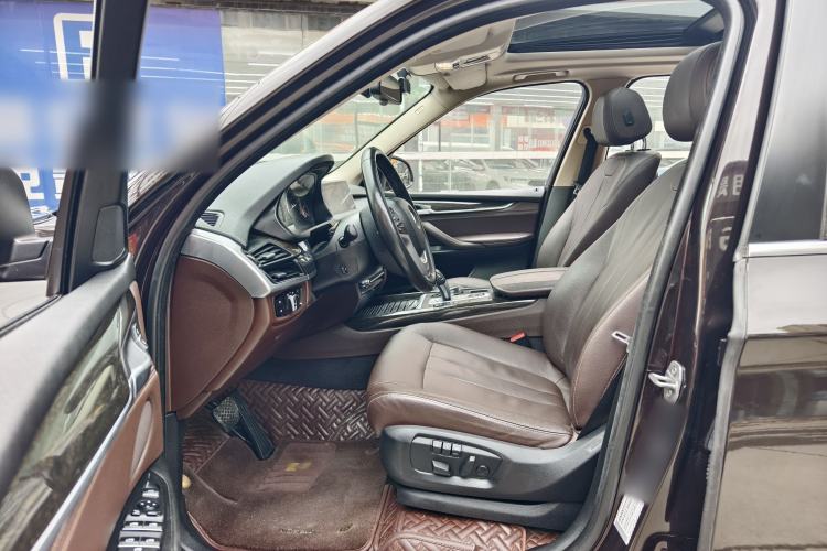 Used BMW X5 2014 xDrive35i Leading Model Interior 3