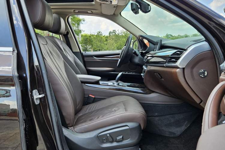 Used BMW X5 2014 xDrive35i Leading Model Interior 3