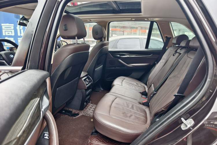 Used BMW X5 2014 xDrive35i Leading Model Interior 4