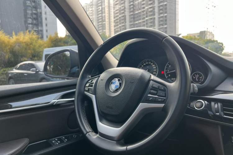 Used BMW X5 2014 xDrive35i Leading Model Interior 4