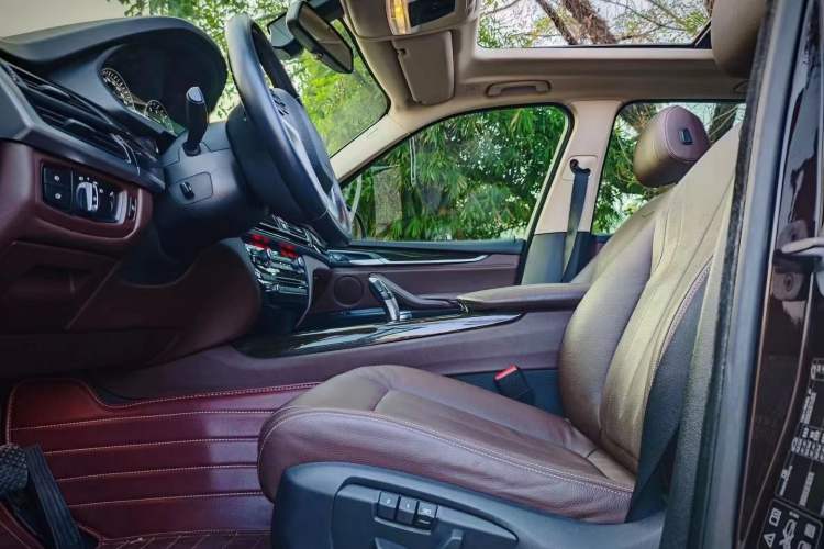 Used BMW X5 2014 xDrive35i Luxury Edition Interior 4
