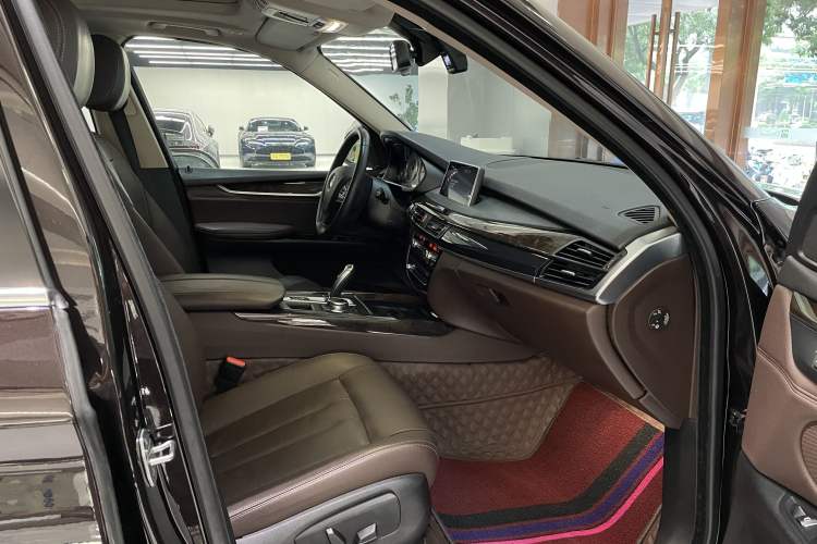 Used BMW X5 2014 xDrive35i Elegant Edition Interior 5