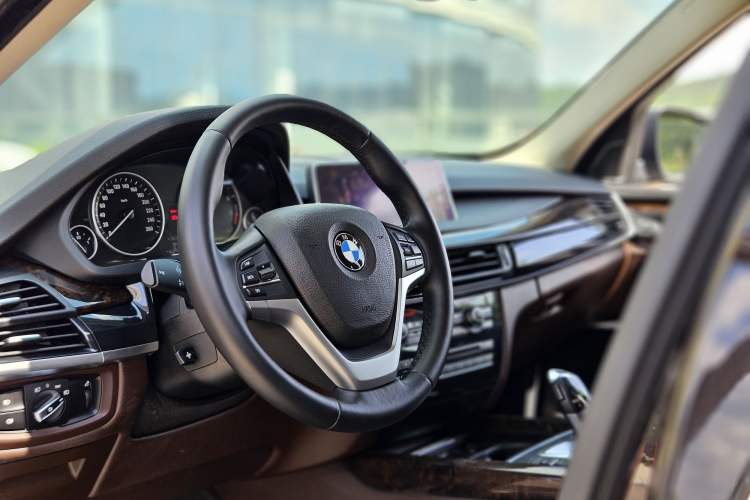 Used BMW X5 2014 xDrive35i Leading Model Interior 5