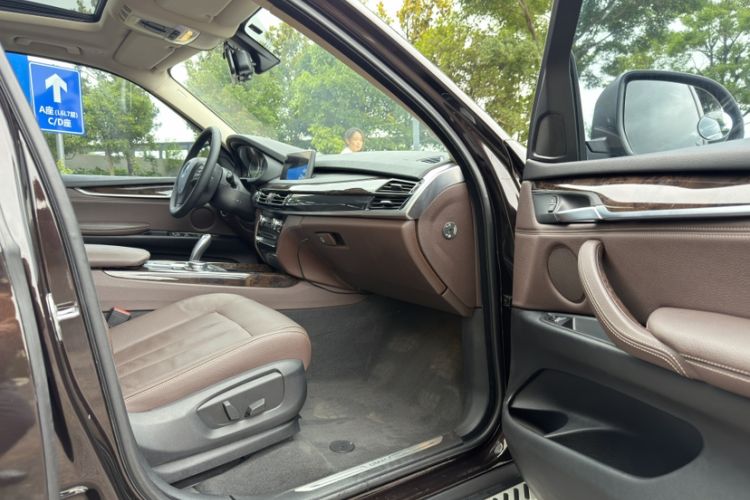 Used BMW X5 2014 xDrive35i Elegant Edition Interior 6
