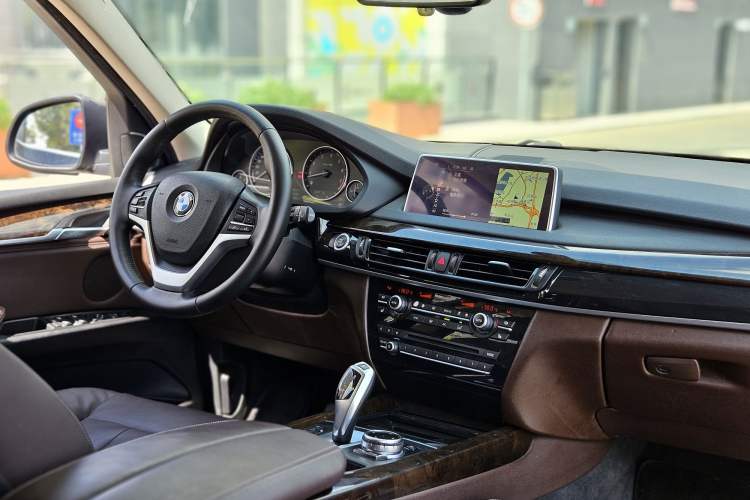 Used BMW X5 2014 xDrive35i Leading Model Interior 6