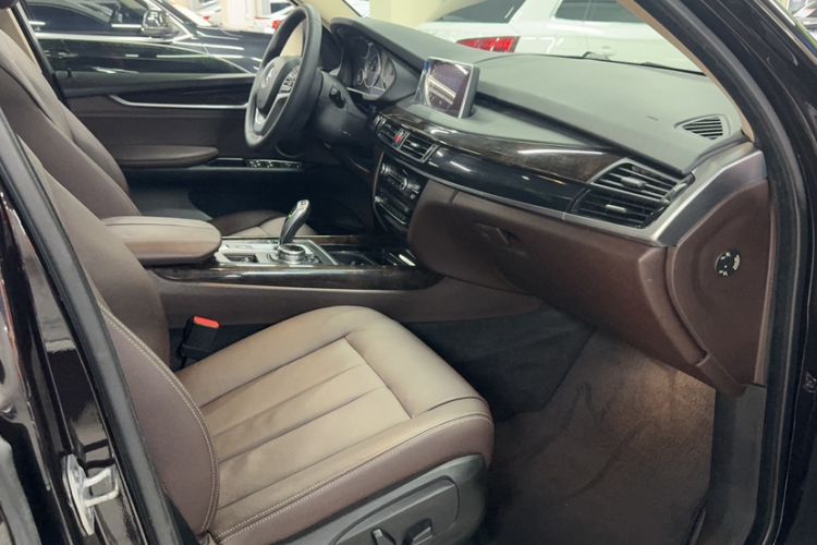 Used BMW X5 2014 xDrive35i Elegant Edition Interior 8