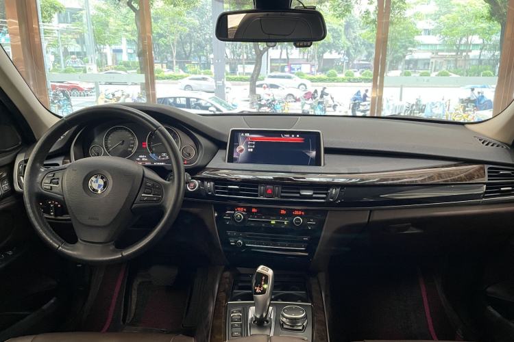 Used BMW X5 2014 xDrive35i Elegant Edition Interior 8