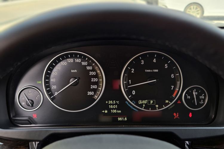 Used BMW X5 2014 xDrive35i Leading Model Interior 8