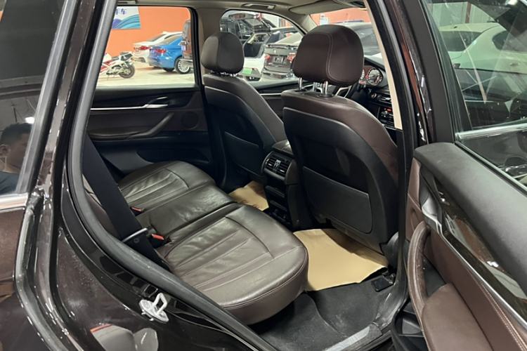 Used BMW X5 2014 xDrive35i Elegant Edition Interior 9