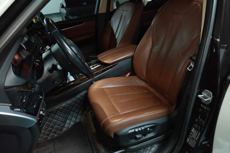 Used BMW X5 2014 xDrive35i Leading Model Left Front Seat