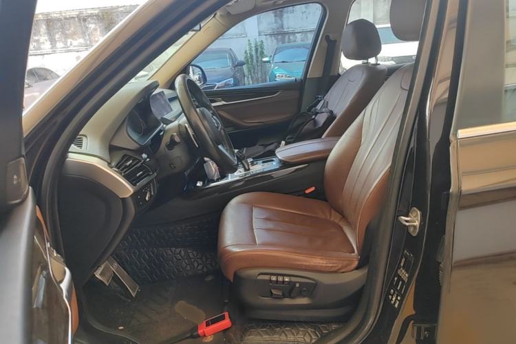 Used BMW X5 2014 xDrive35i Leading Model Left Front Seat
