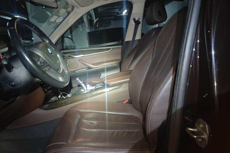 Used BMW X5 2014 xDrive35i Luxury Edition Left Front Seat