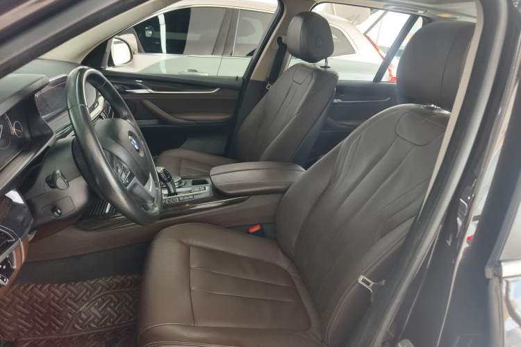 Used BMW X5 2014 xDrive35i Leading Model Left Front Seat