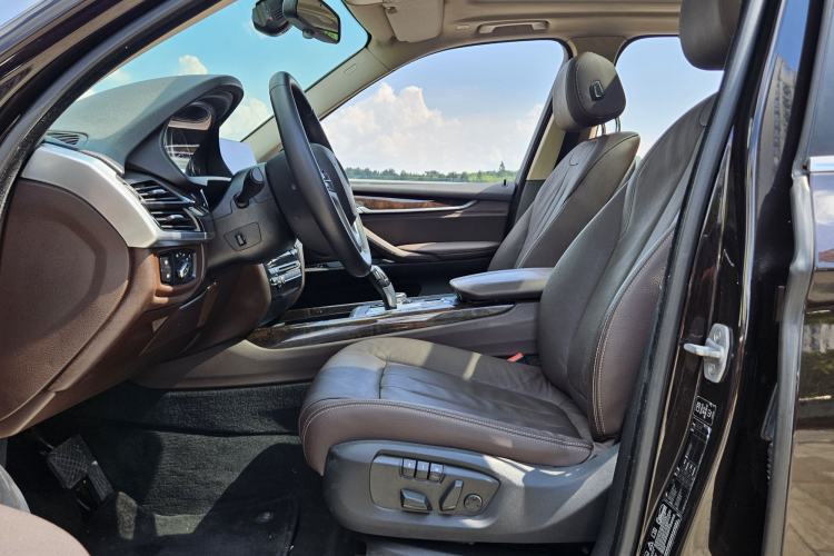 Used BMW X5 2014 xDrive35i Leading Model Left Front Seat