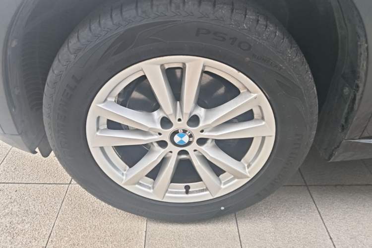 Used BMW X5 2014 xDrive35i Elegant Edition Left Front Wheel Hub