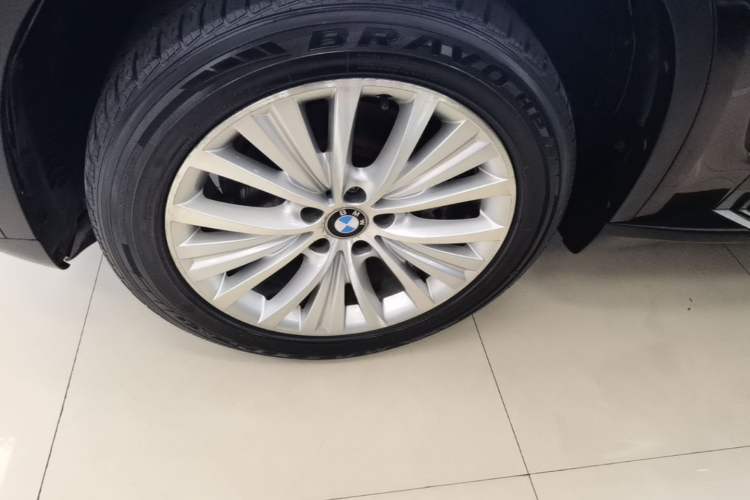 Used BMW X5 2014 xDrive35i Leading Model Left Front Wheel Hub