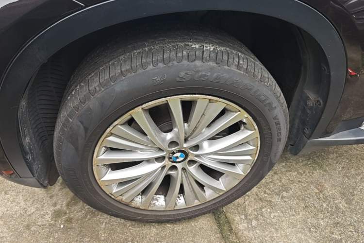 Used BMW X5 2014 xDrive35i Leading Model Left Front Wheel Hub