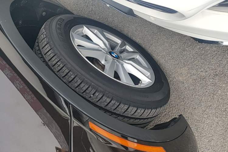 Used BMW X5 2014 xDrive35i U.S. specification Left Front Wheel Hub