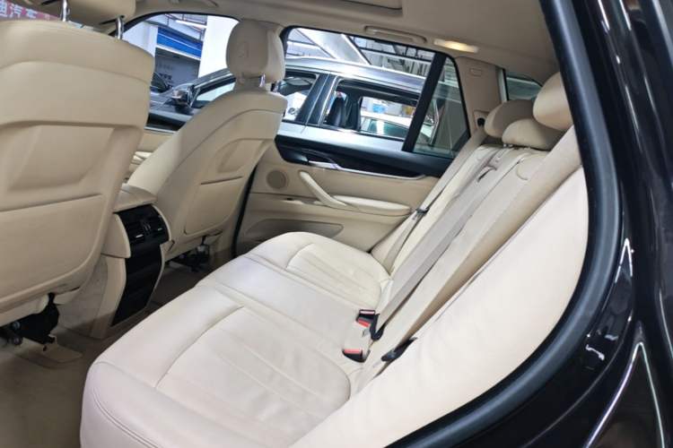 Used BMW X5 2014 xDrive35i Elegant Edition Left Rear Seat