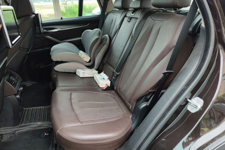 Used BMW X5 2014 xDrive35i Luxury Edition Left Rear Seat