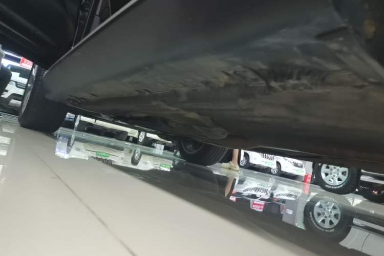 Used BMW X5 2014 xDrive35i Elegant Edition Left Side Sill