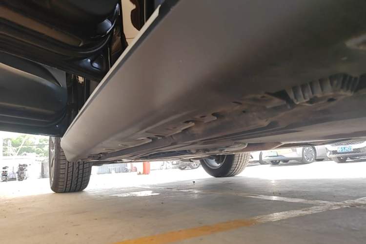 Used BMW X5 2014 xDrive35i Leading Model Left Side Sill