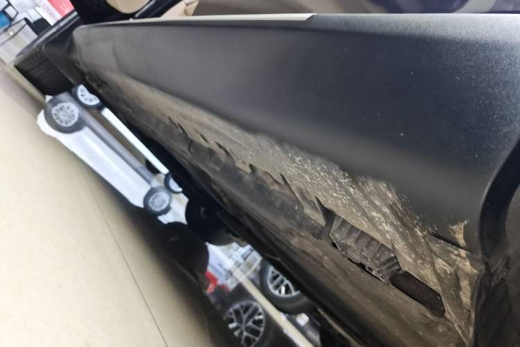 Used BMW X5 2014 xDrive35i Elegant Edition Left Side Sill
