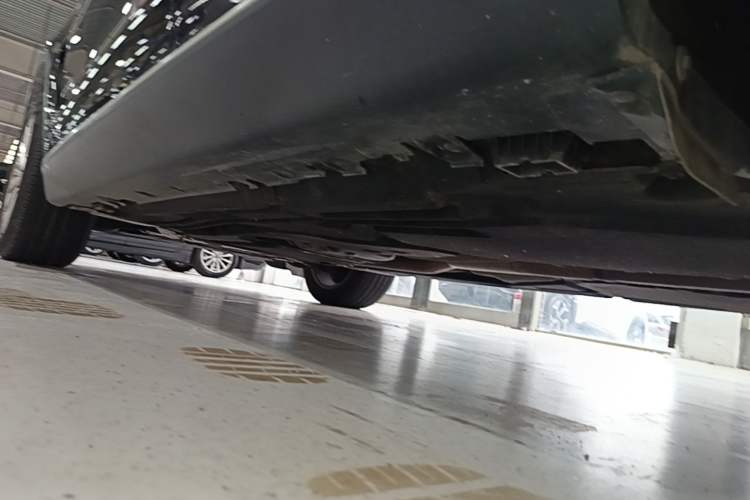 Used BMW X5 2014 xDrive35i Elegant Edition Left Side Sill
