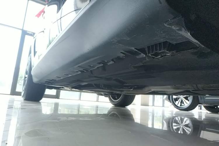 Used BMW X5 2014 xDrive35i Elegant Edition Left Side Sill