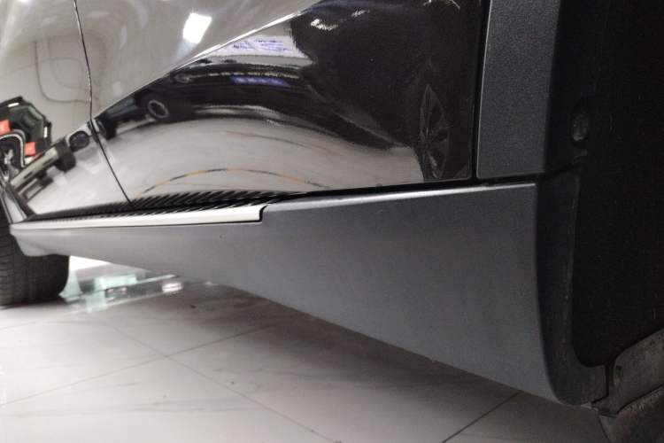 Used BMW X5 2014 xDrive35i Elegant Edition Left Side Sill