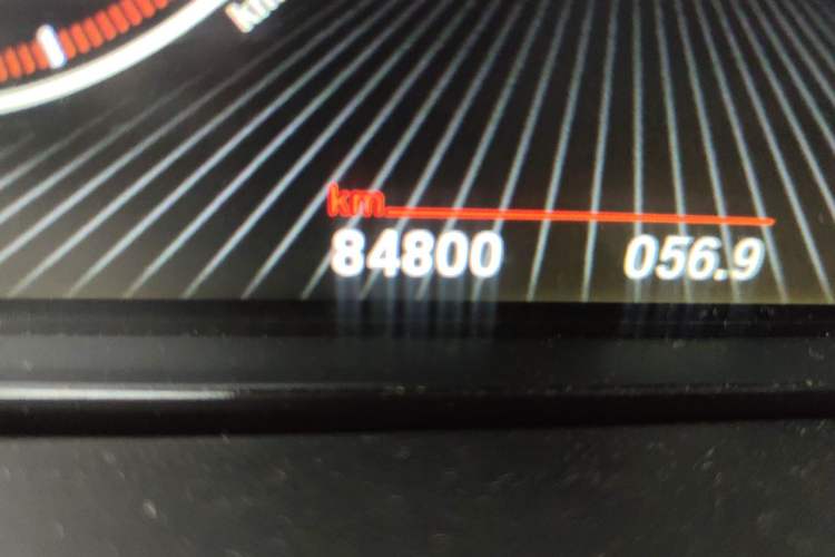 Used BMW X5 2014 xDrive35i Luxury Edition Odometer Close Up