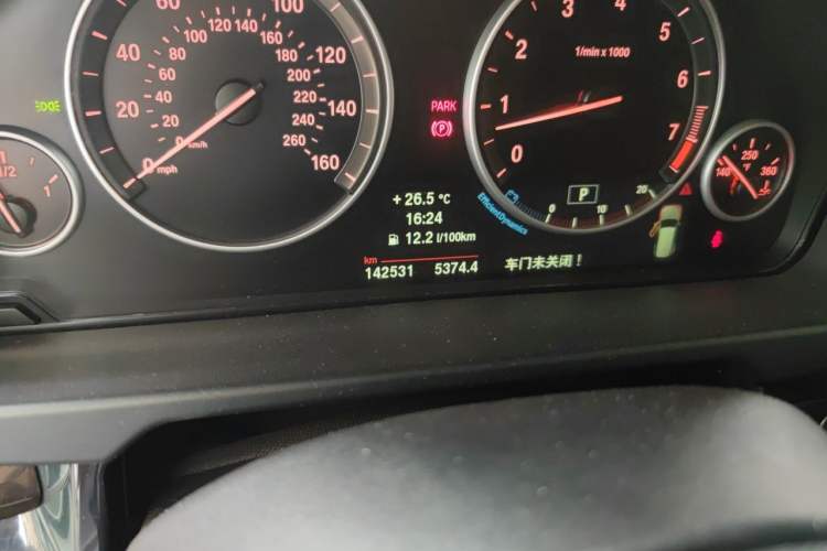 Used BMW X5 2014 xDrive35i Elegant Edition Odometer Close Up