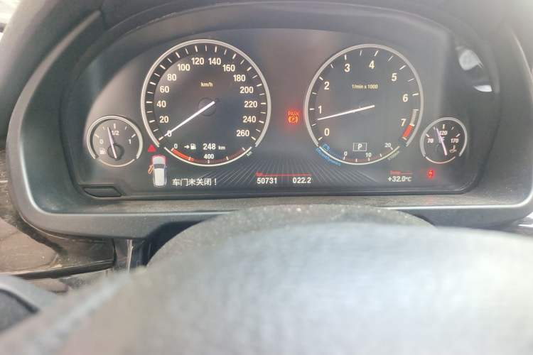 Used BMW X5 2014 xDrive35i Luxury Edition Odometer Close Up