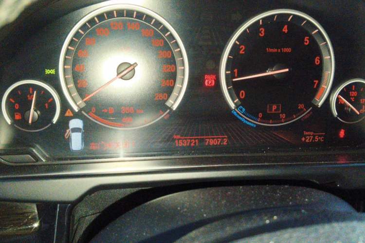 Used BMW X5 2014 xDrive35i Luxury Edition Odometer Close Up